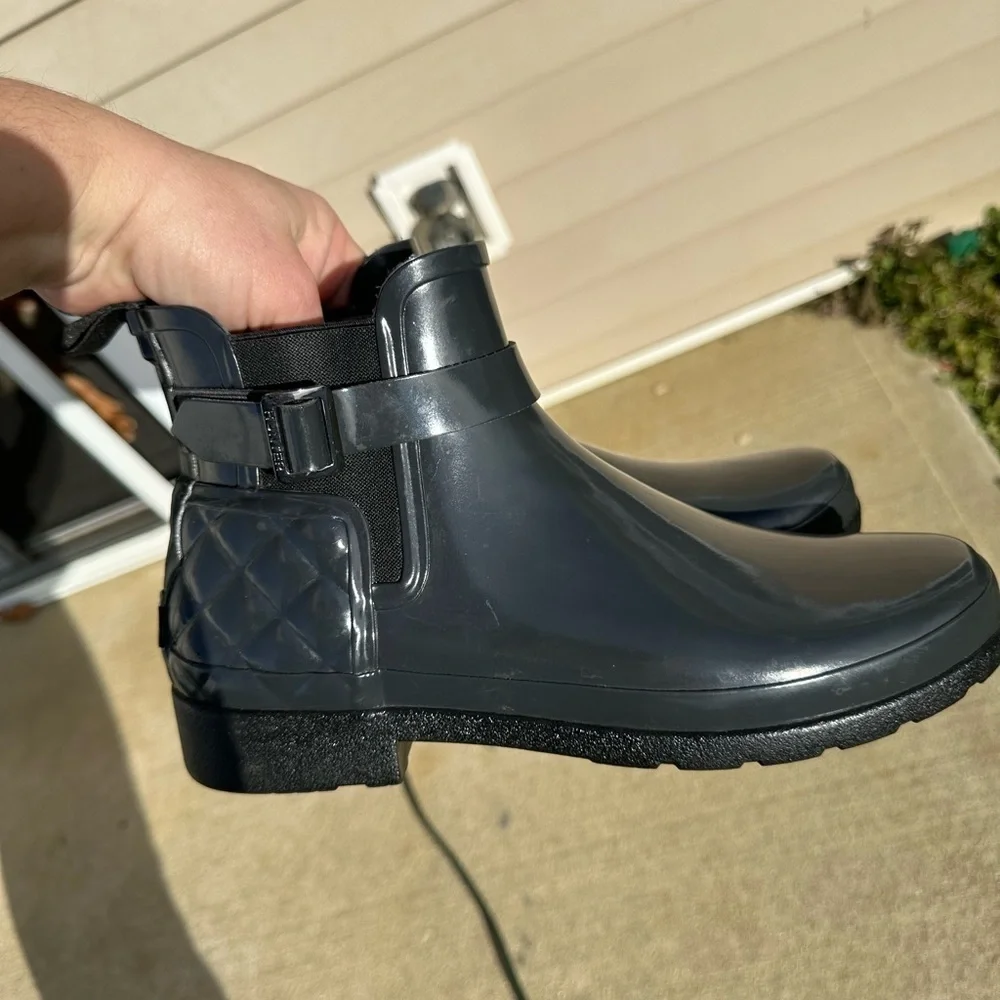 Hunter Slate Grey Refined Gloss Quilt Chelsea Rain Booties Size 10